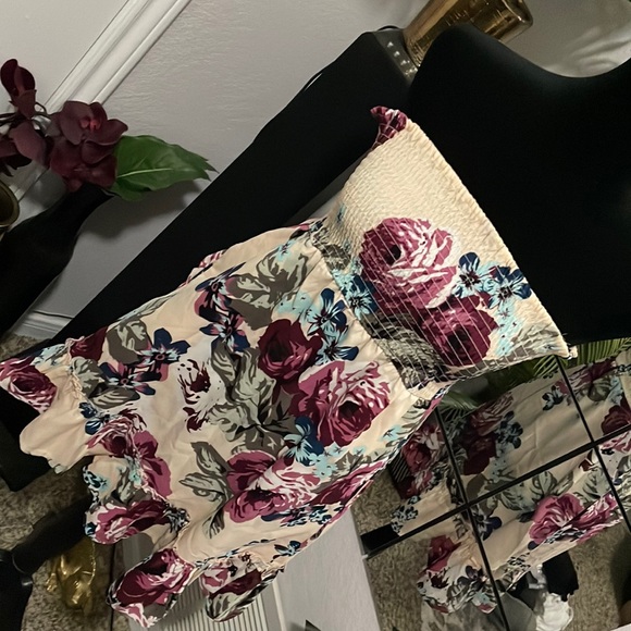 Dress with pockets - Picture 1 of 3